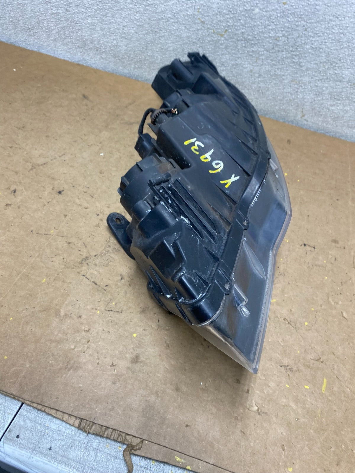 2010 to 2013 Kia Forte Koup Right Passenger RH Halogen Headlight OEM X6931 GD9