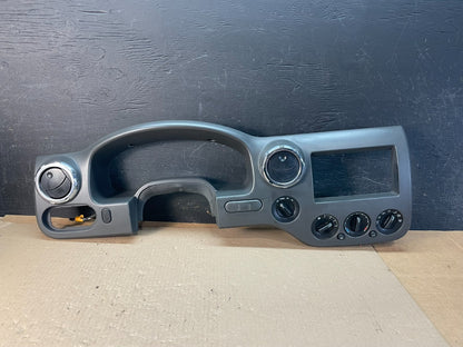 2003 - 2006 Ford Expedition Dashboard Speedometer Radio Bezel Air Vent AE3339 DG0