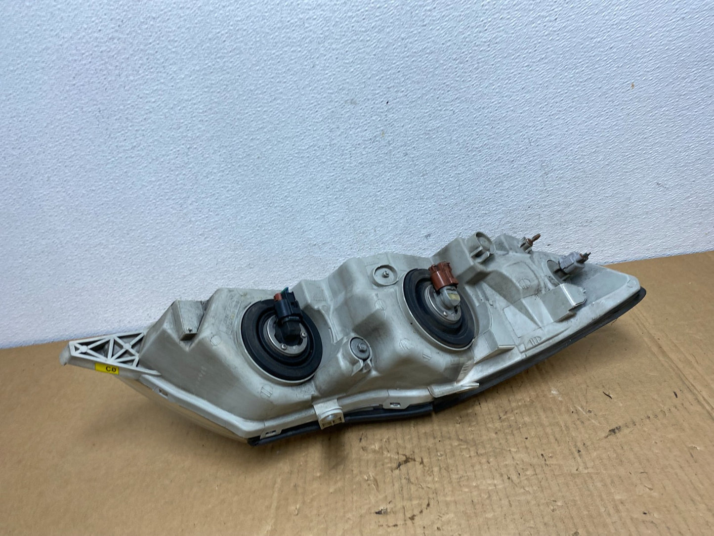 2000 to 2004 Toyota Avalon Halogen Left Driver LH Headlight AC7621 DW4