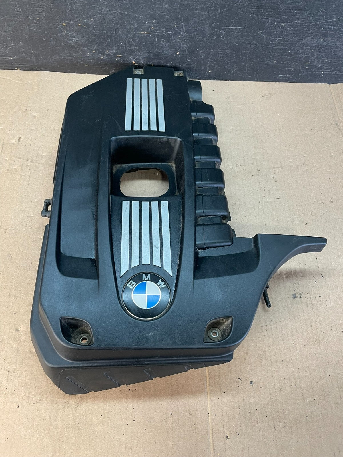 2009 to 2011 BMW 328i 528i Plastic Engine Cover Shield ad8432 DG0