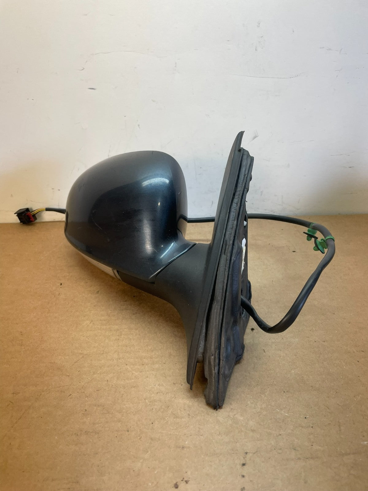 2006-2010 Volkswagen Jetta right Driver View Door Mirror AF8658 DG1