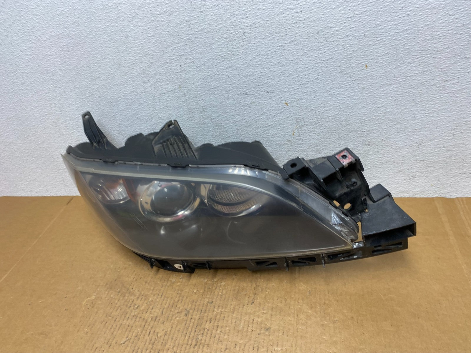 2004 to 2009 Mazda 3 Sedan Right Passenger Rh Side Headlight AE0663 DW1