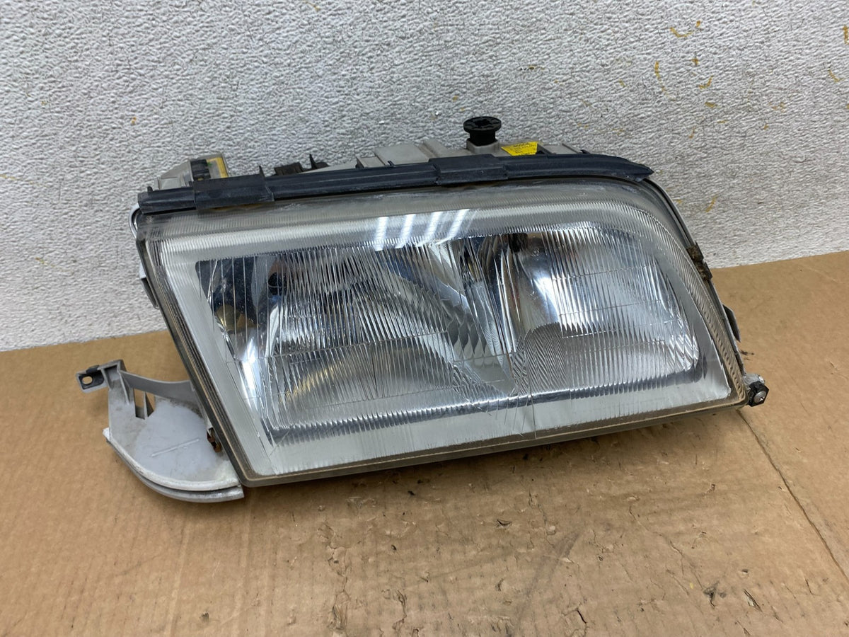 1997 - 2000 Mercedes C C230 W202 Front Right Passenger Headlight AI5446 DW0