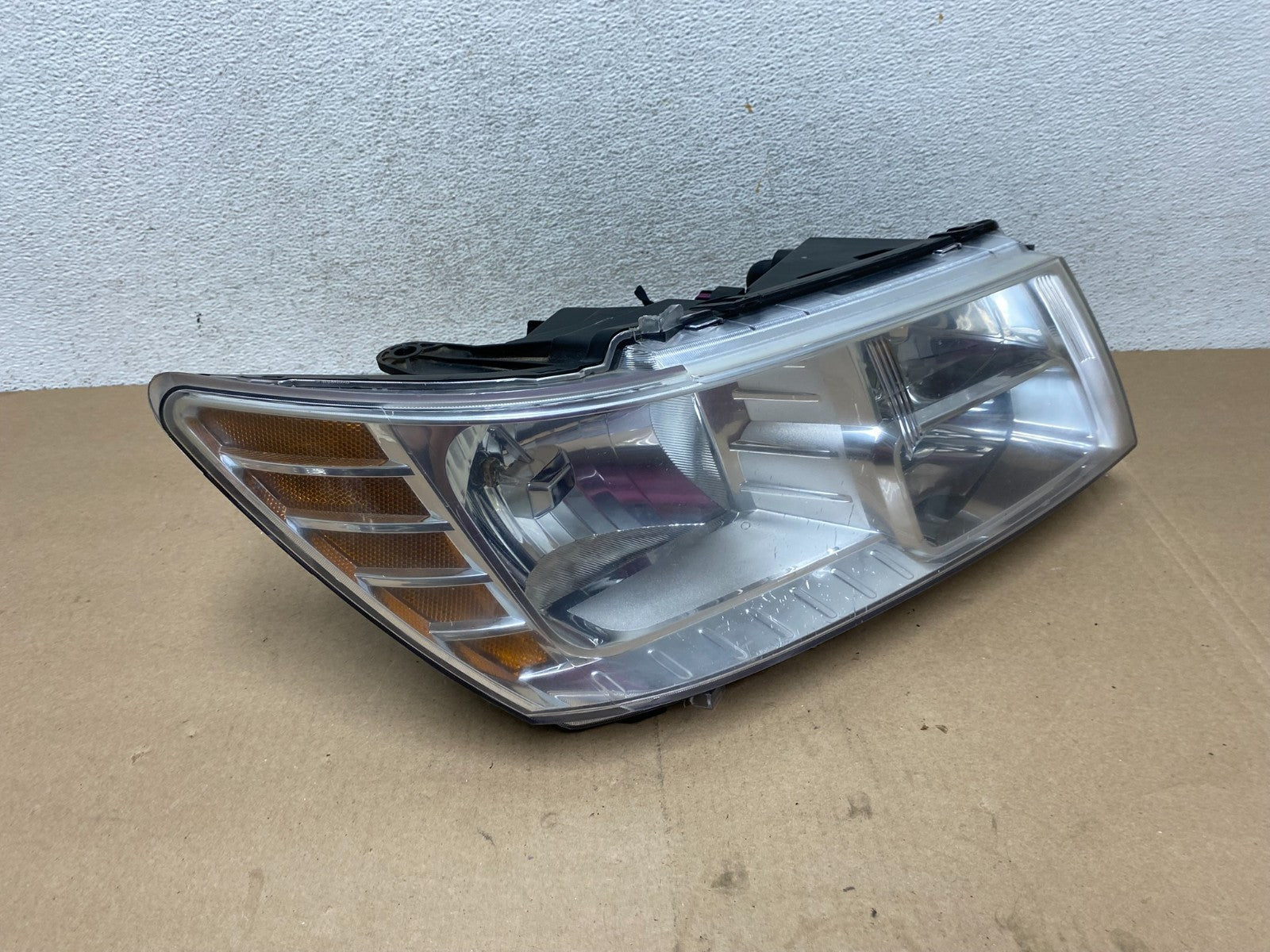 2009 to 2017 Dodge Journey Headlight Right Passenger Rh Halogen AG4531 DW2