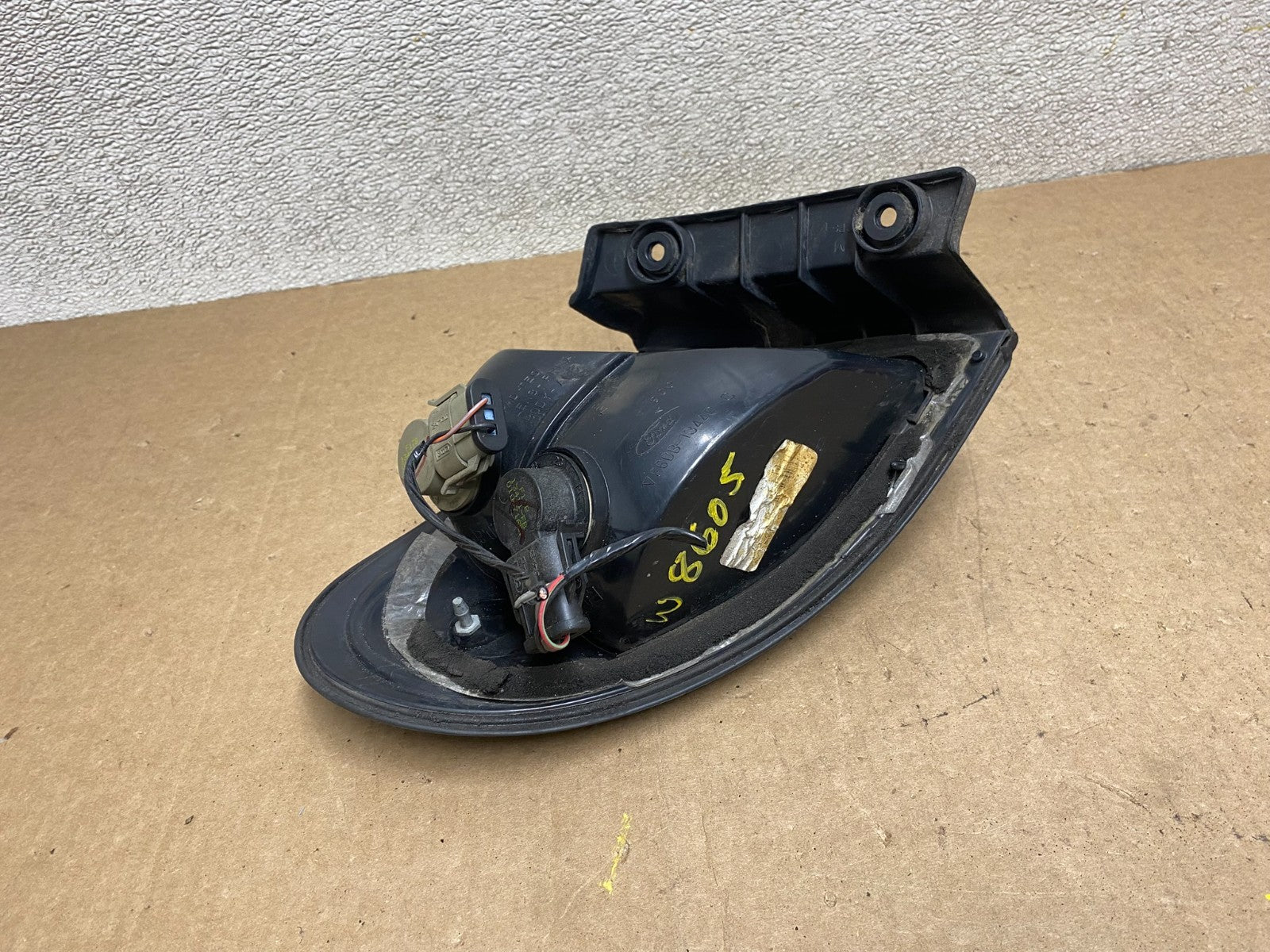 1998 to 1999 Ford Taurus Wagon Right Passenger RH Side Tail Light OEM W8605 DW5