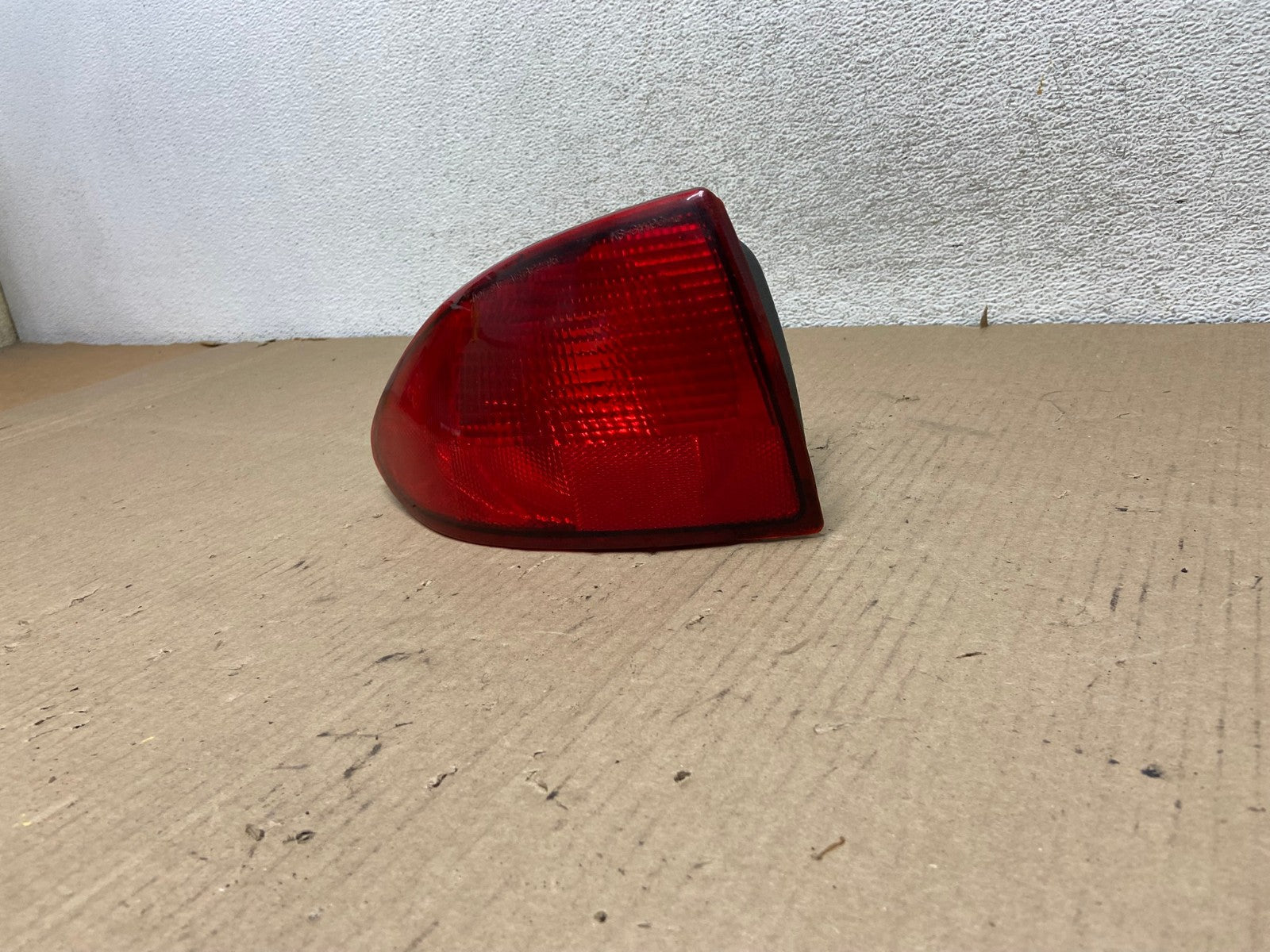1997 1998 1999 Chevrolet Cavalier Left Driver LH Tail Light AG7948 LK2