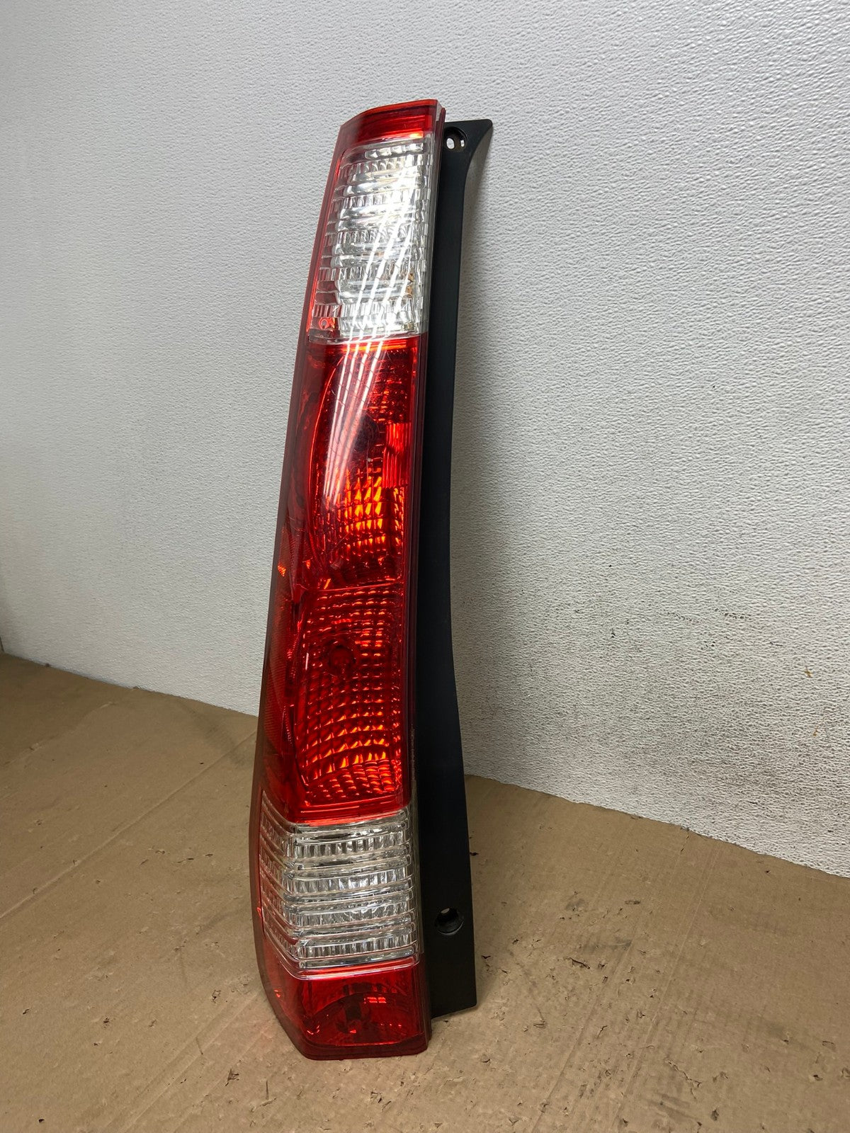 2005 to 2006 Honda Cr-v Crv Left Driver LH Tail Light AE9382 LK1