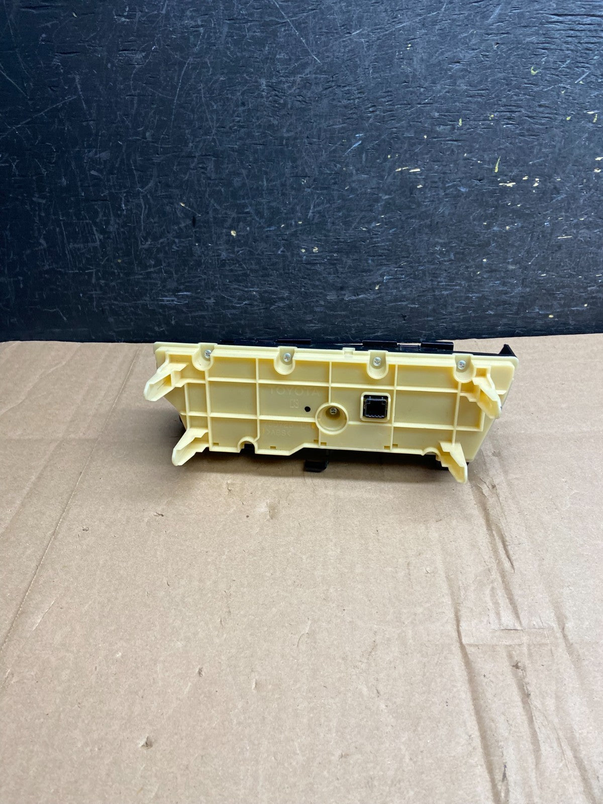 2010 to 2015 Toyota Prius A/C Heater Climate Control Unit Switch ai6003 DG3