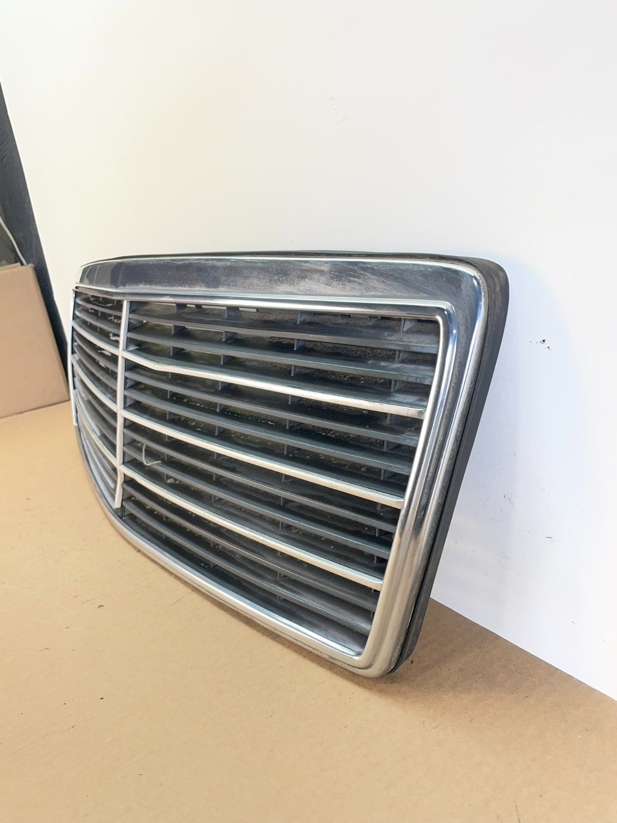 1994 to 1998 Mercedes-Benz W140 S600 S500 S320 Front Upper Grille AH6406 DG1