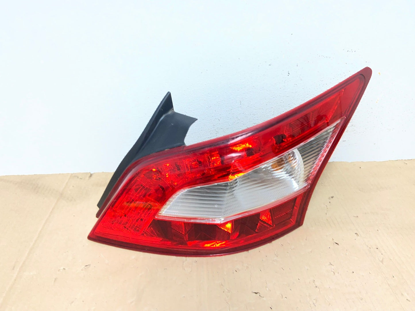 2009 2010 2011 Nissan Maxima Right Passenger RH Side Tail light AE9165 LK0