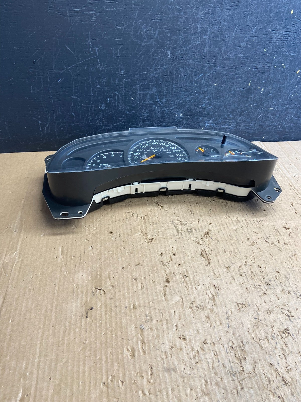 2003 to 2006 Chevrolet Silverado Speedometer Instrument Cluster AF15855