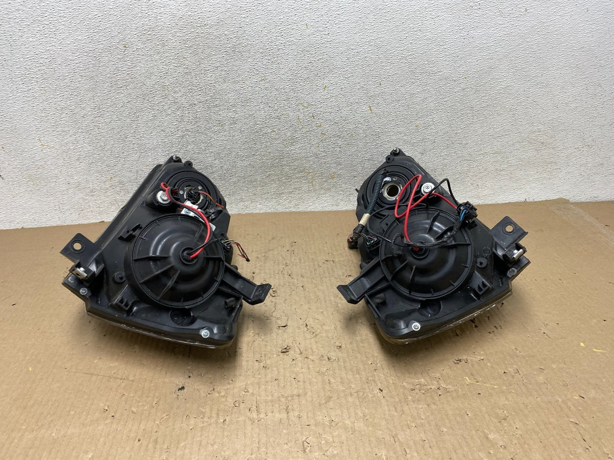 2005 to 2006 Nissan Altima Left+Right Set Halogen Headlights AH6000 DW9
