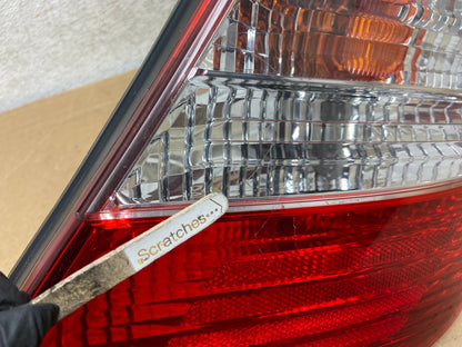 2002 2003 2004 Toyota Camry Tail Light Right Passenger Rh Side AH8339 LK3