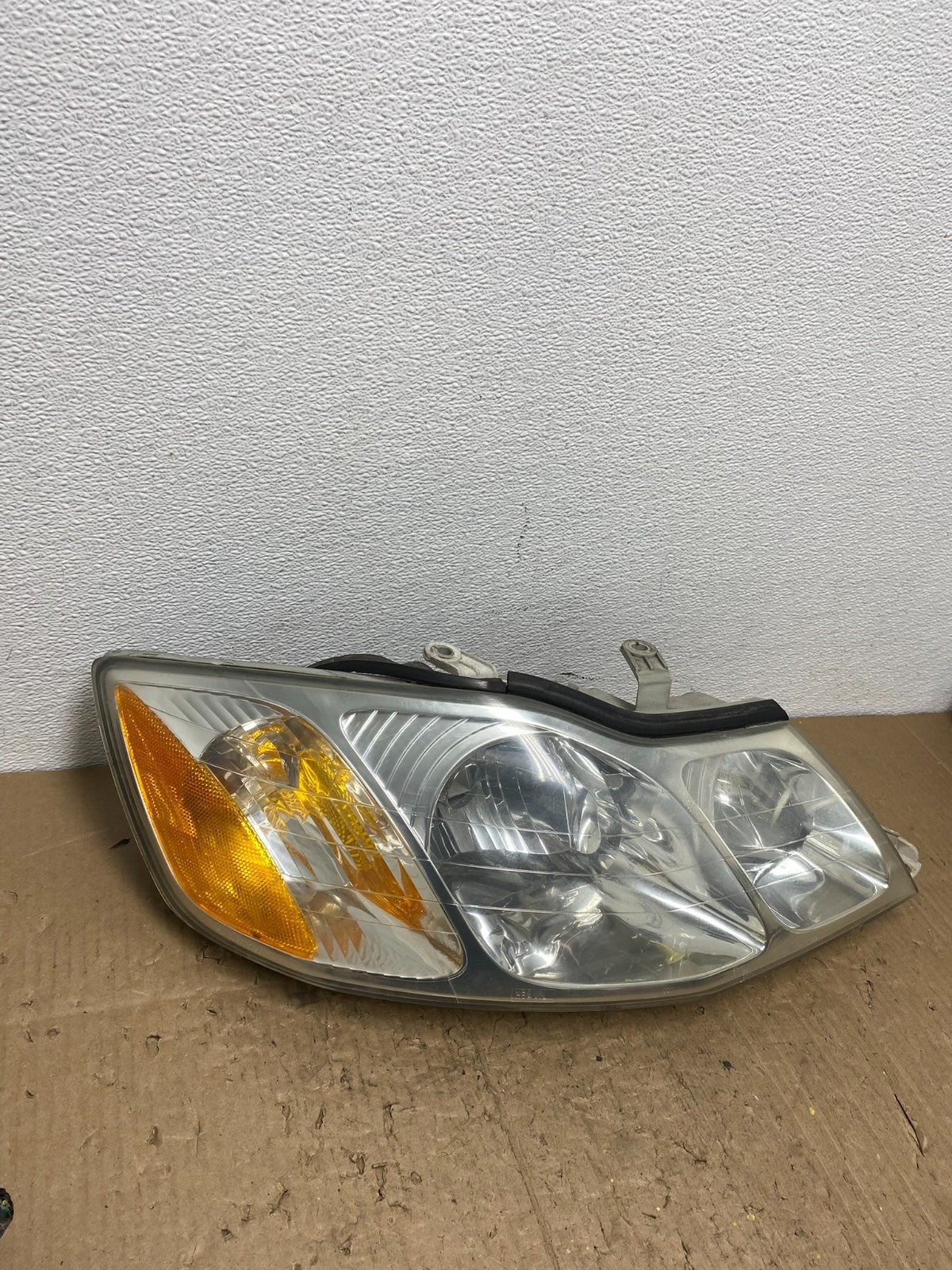 2000-2004 Toyota Avalon Halogen Headlight Right Passenger RH OEM AC0147 DW2