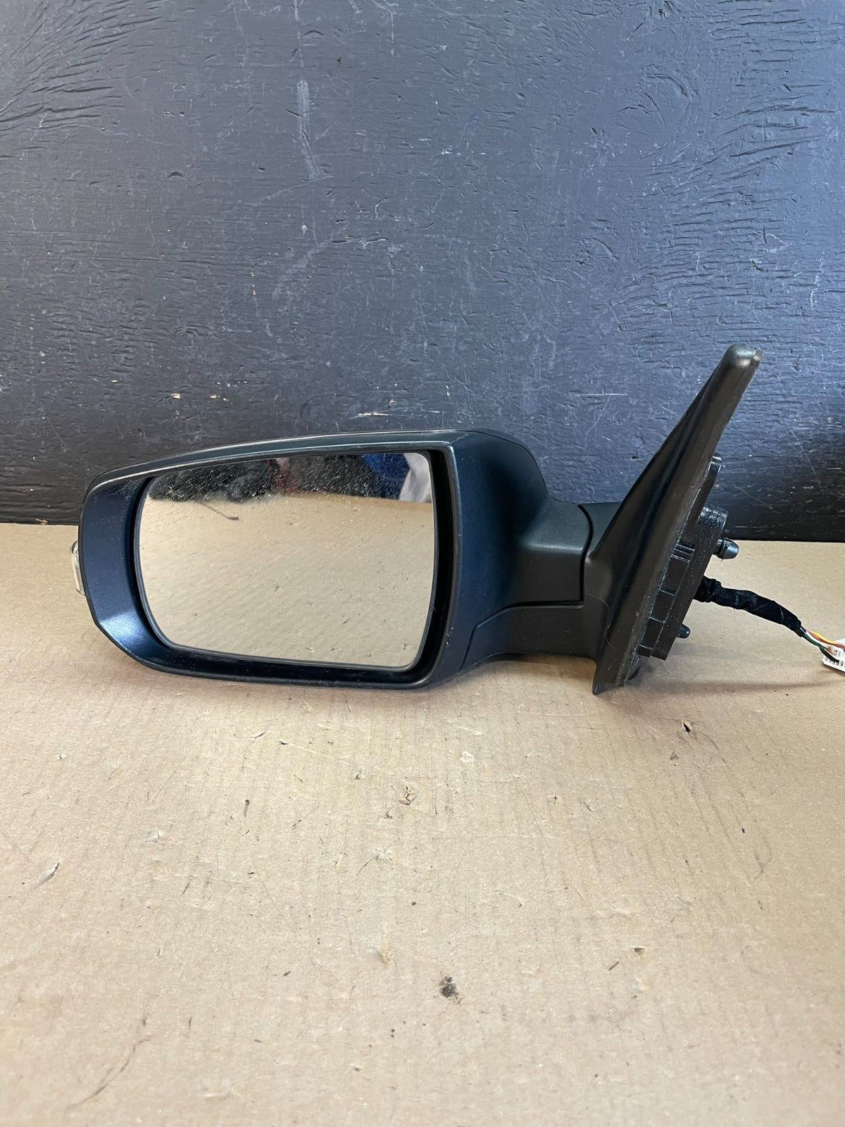 2011 - 2015 Kia Sorento Left Driver Lh Side Door Mirror Turn Signal AE11438