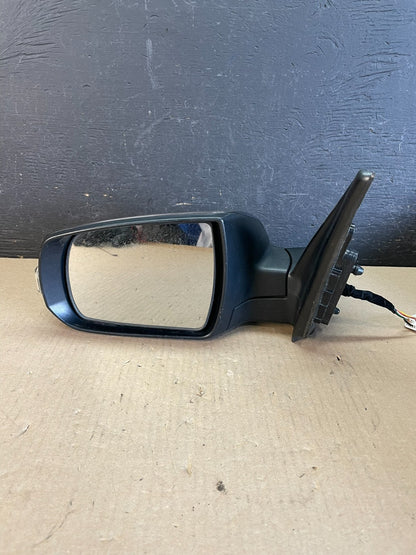 2011 - 2015 Kia Sorento Left Driver Lh Side Door Mirror Turn Signal AE11438