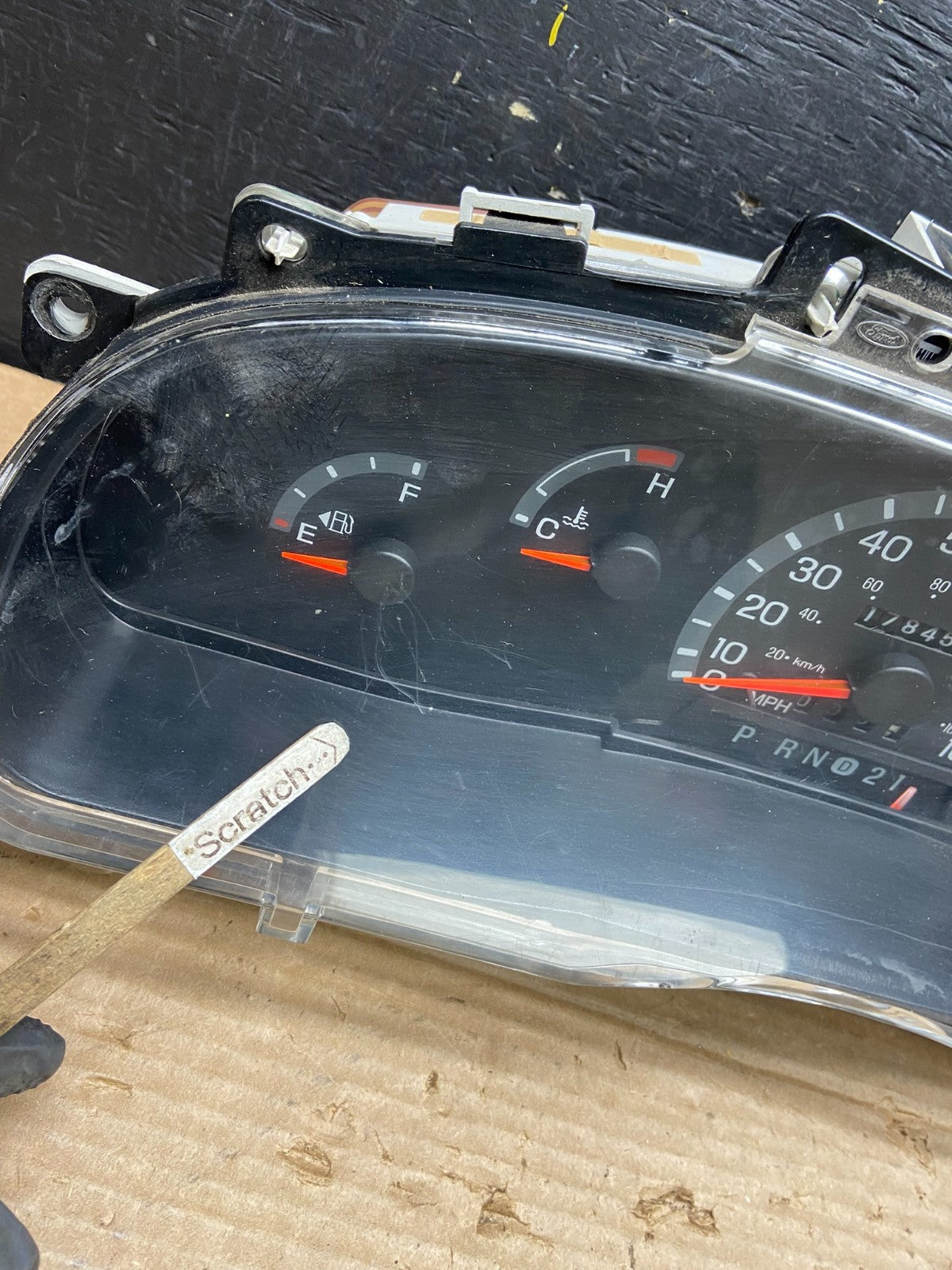 2001 - 2002 Ford Econoline E250 E350 Van Speedometer Instrument Cluster w3094 DG1