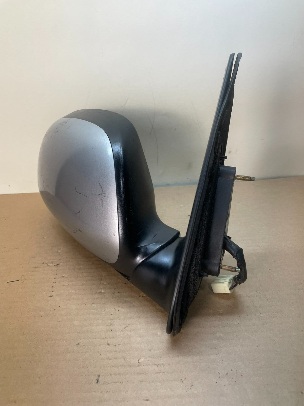 2001 to 2006 Toyota Sequoia Right Passenger RH View Door Mirror AH8816 DG1