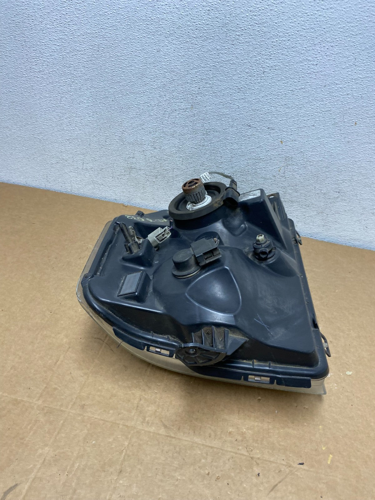 2008-2014 Ford Econoline E150 E250 E350 Right Passenger Headlight AD6032 DW6