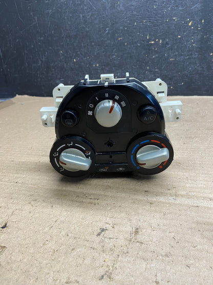 2012 to 2019 Nissan Versa Dash AC Climate Control Bezel Trim AH3762 DG0