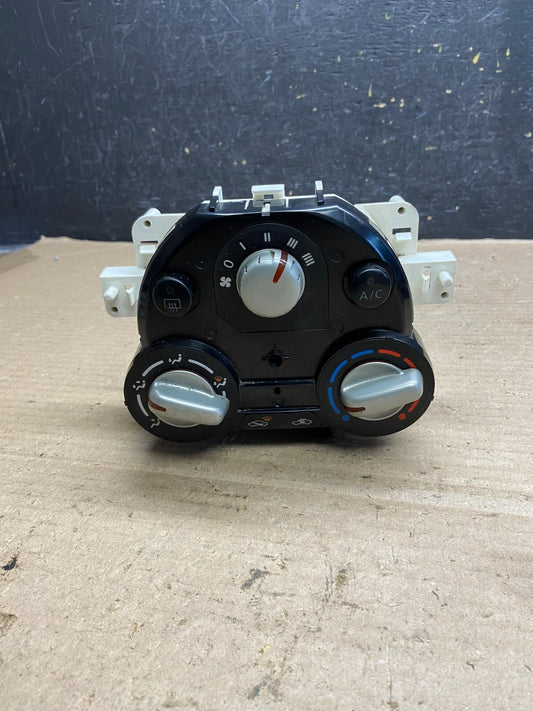 2012 to 2019 Nissan Versa Dash AC Climate Control Bezel Trim AH3762 DG0