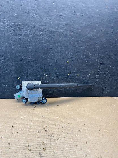 2013-2016 Nissan Pathfinder Back Door Rear Wiper Motor Wiper Blade S3131 DG0