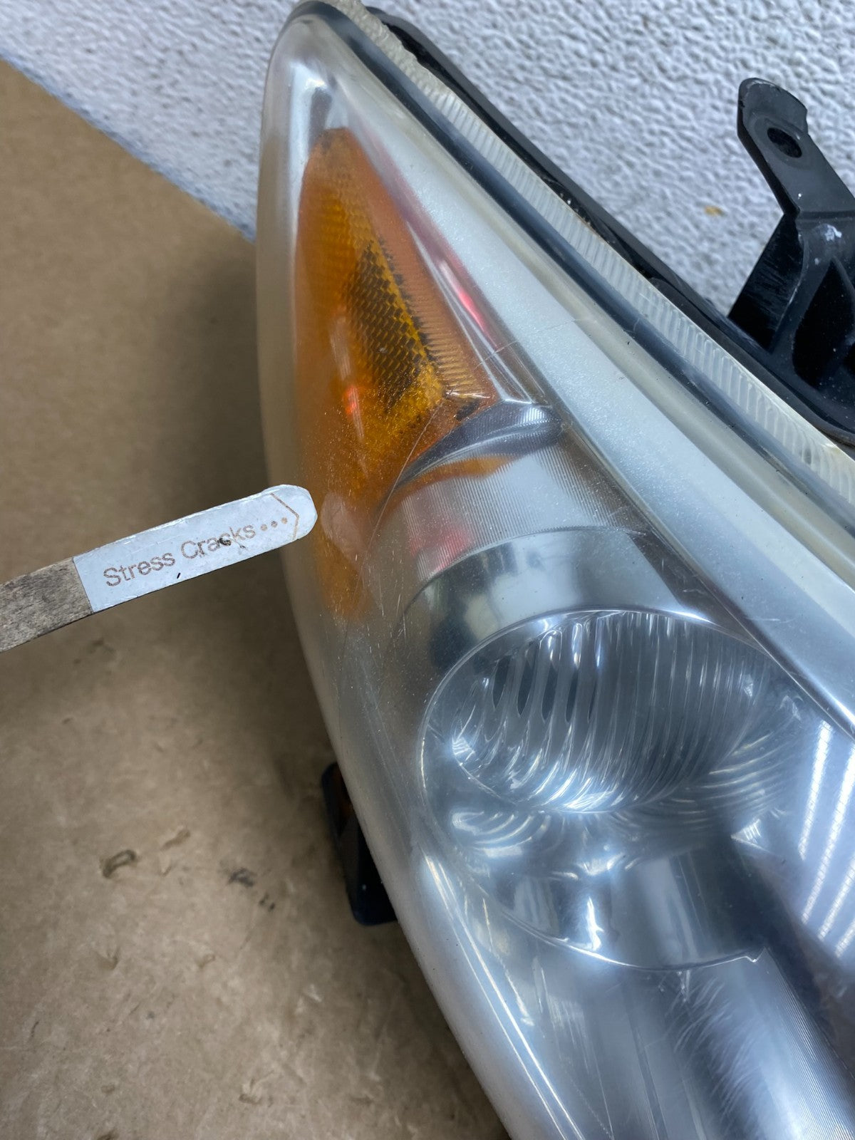 2009 to 2010 Toyota Corolla Right Passenger Rh Halogen Headlight AI3683 DW4