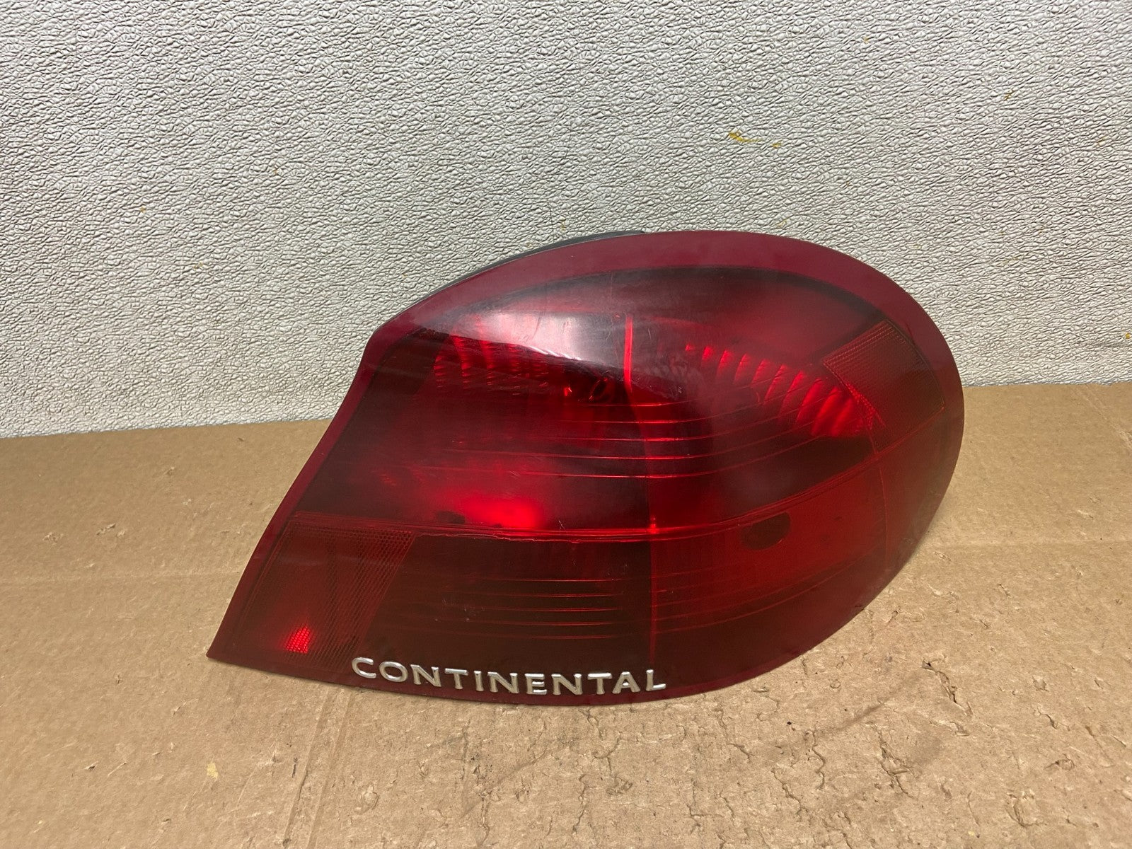 1998 to 2002 Lincoln Continental Right Passenger Rh Side Tail Light Oem Z0902 DW0