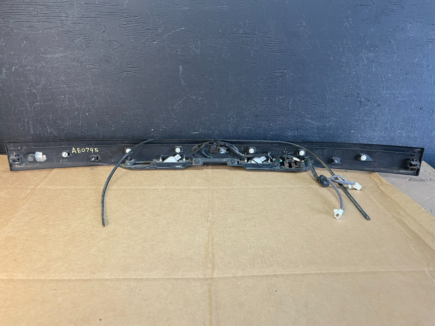 2009 - 2013 Subaru Forester Liftgate Tailgate Trunk Trim Molding AE0795 DG5