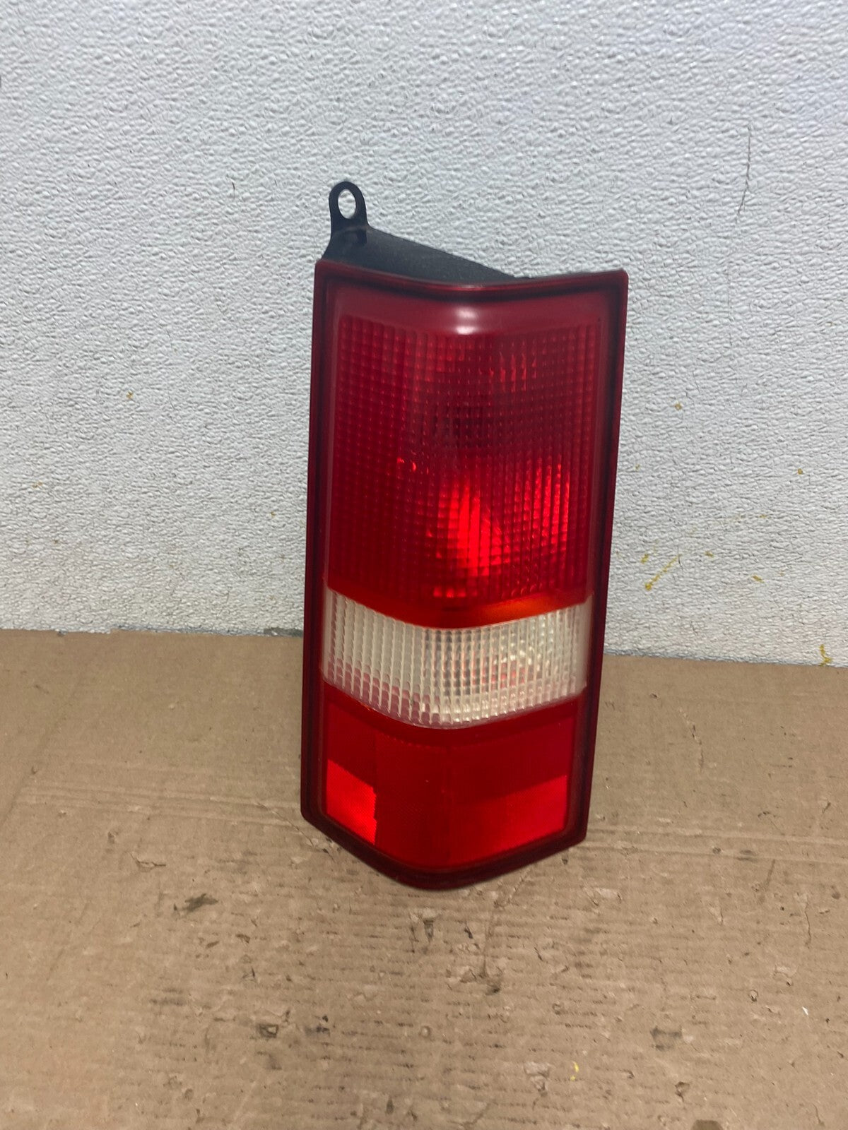 2003 to 2017 Chevrolet Express 1500 Left Driver Side Tail Light Oem N7850 DW0