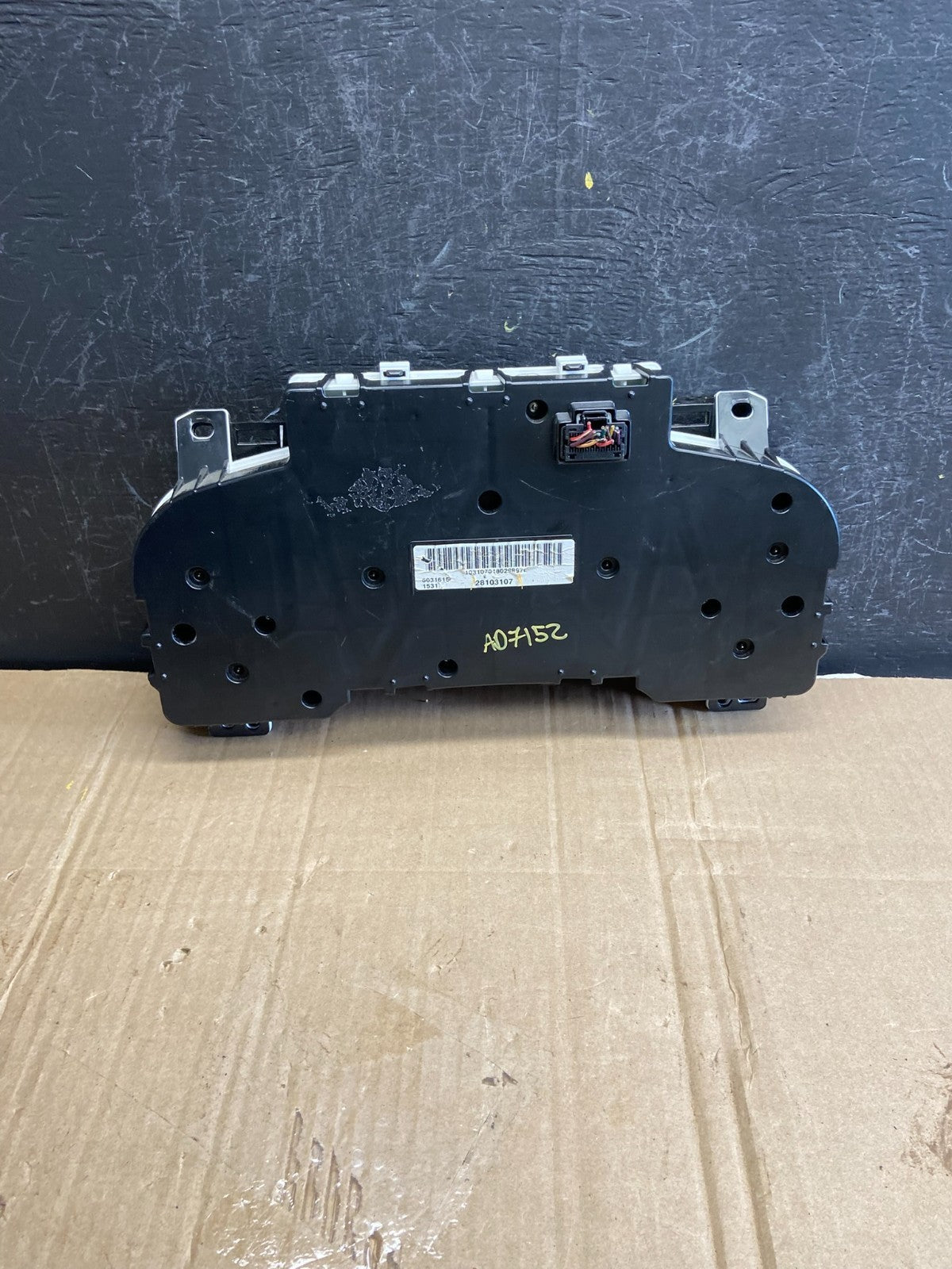 2007 to 2013 Chevrolet Silverado Suburban Cluster Gauge Speedometer OE AD7152 DG3