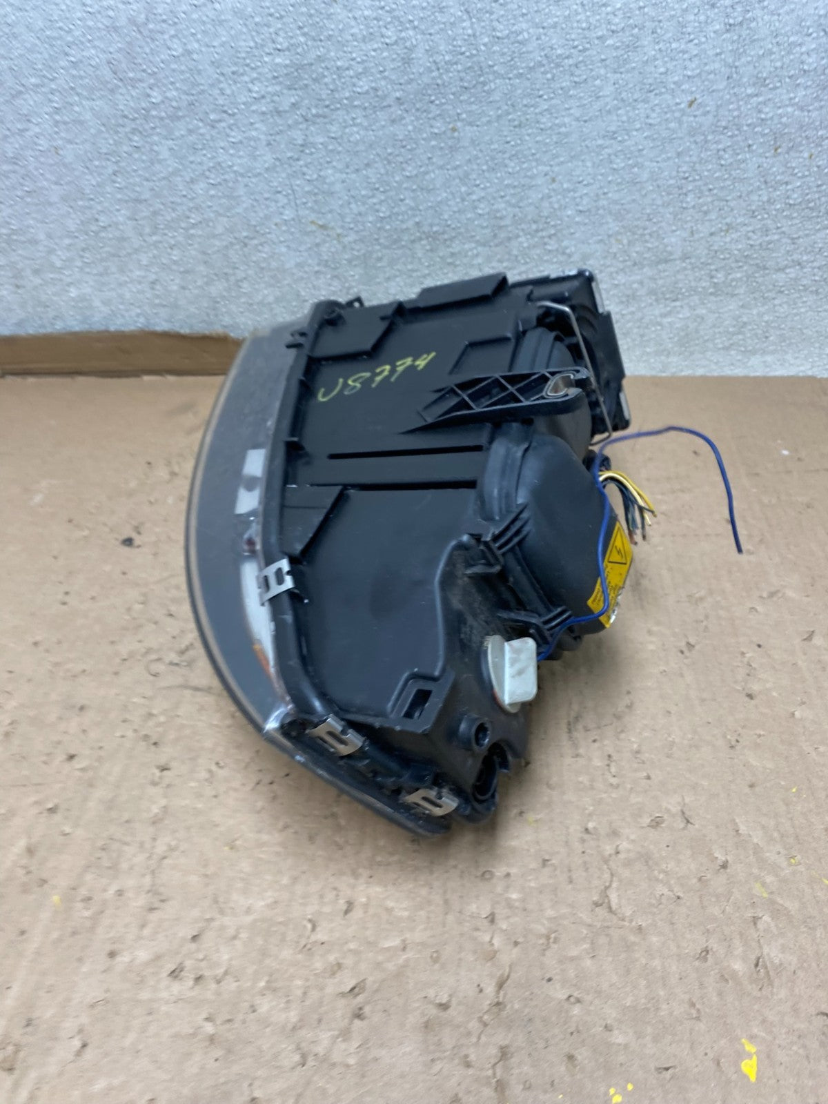 Xenon 2003 to 2006 Audi A4 Convertible Right Passenger RH Headlight U8774 DW6
