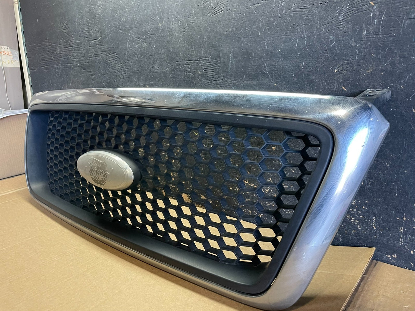 2004 to 2008 Ford F150 F-150 Front Upper Grill Grille AB2942 DG1