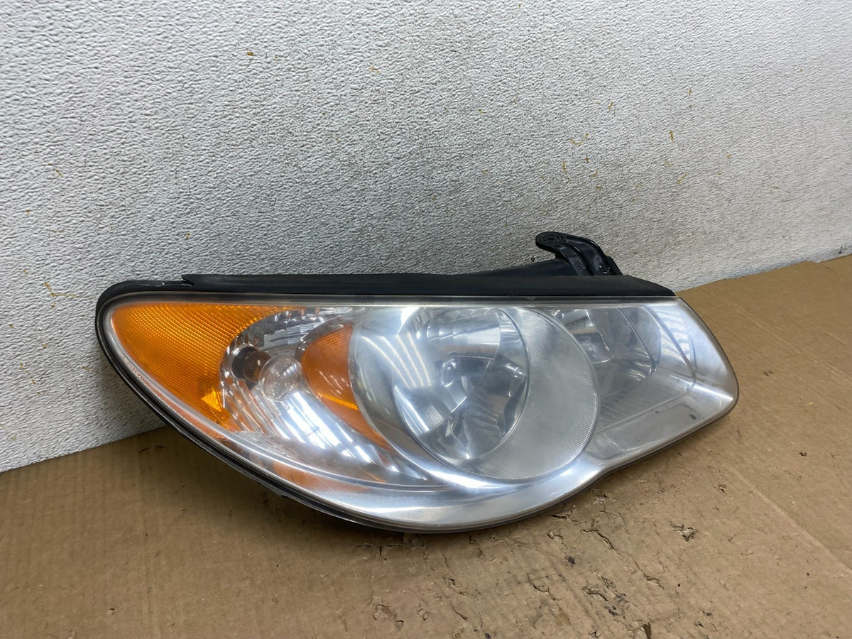 2007 2008 2009 2010 Hyundai Elantra Right Passenger Side Headlight AI9292 LK2