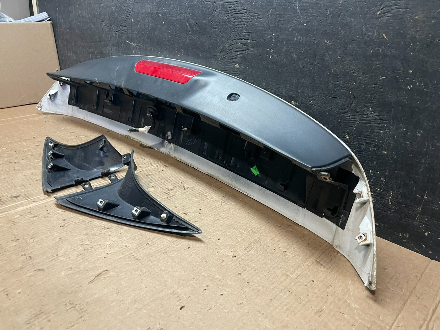 2013 to 2020 Nissan Pathfinder Rear Spoiler Wing Oem Z8090 DG9