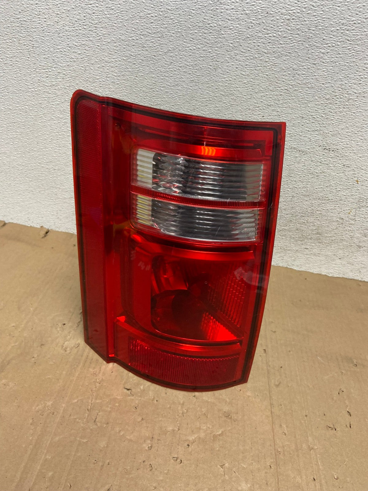 2008 to 2010 Dodge Grand Caravan Left Driver LH Side Tail Light AE9186 LK0