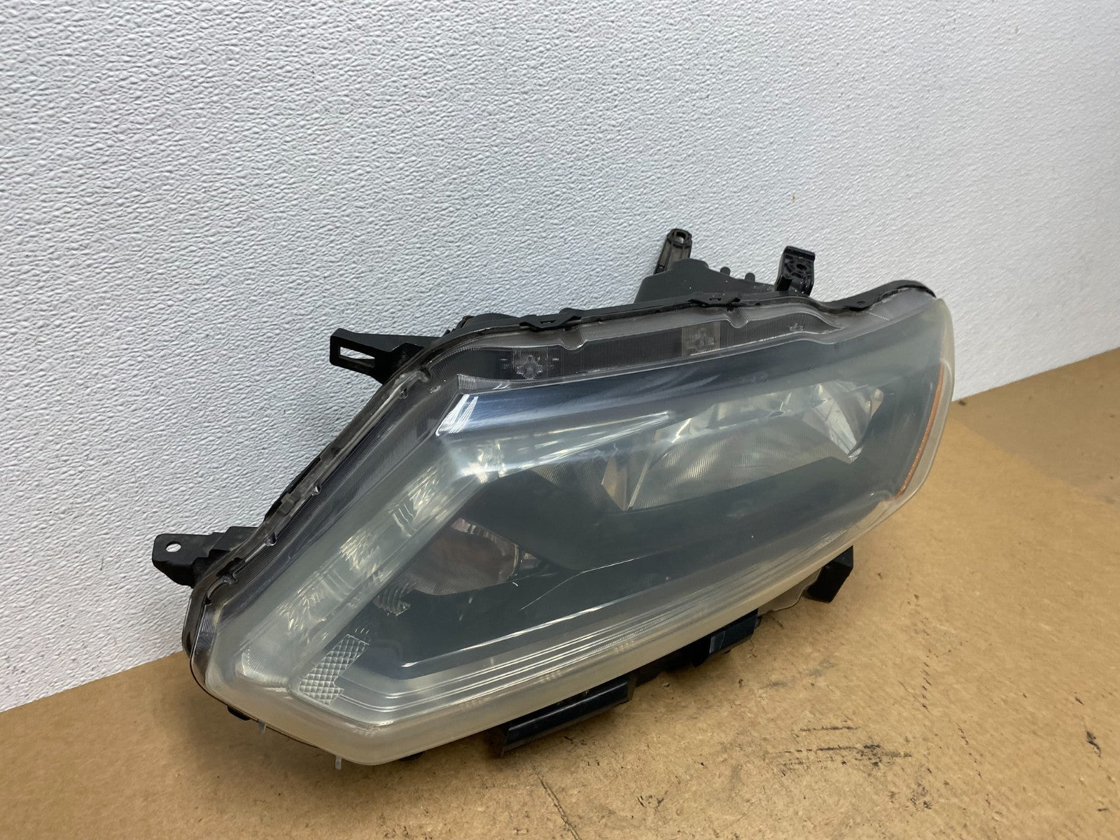 2014 2015 2016 Nissan Rogue Left Driver LH Halogen Headlight AC3554 DW2