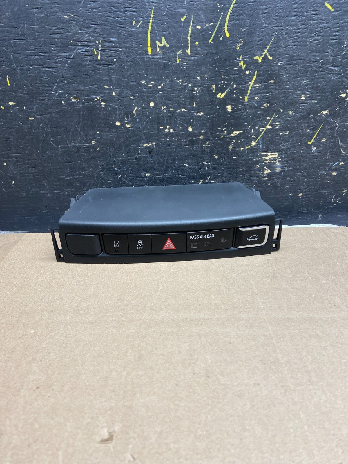 2012-2016 Buick Verano Trunk Lid Traction & Hazard Control Switch OEM AB18350