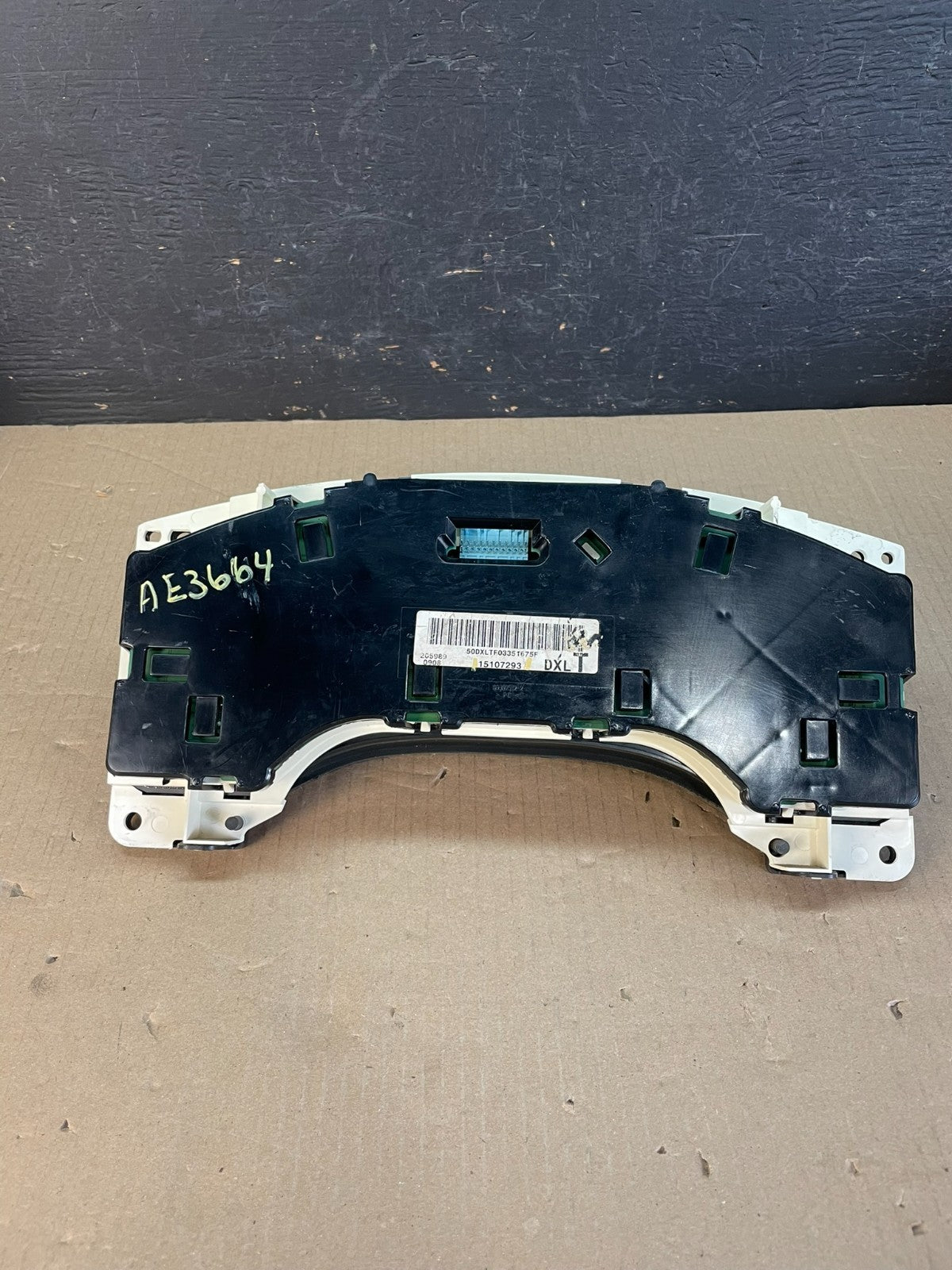 2004 to 2007 Chevrolet Express Speedometer Cluster Gauge AE3664 DG6