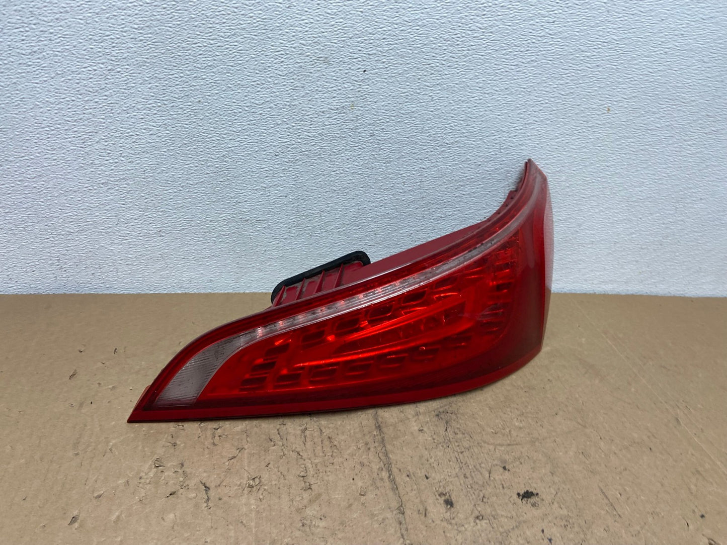 2009 to 2012 Audi Q5 Right Passenger RH Side Tail light AC7313 LK2