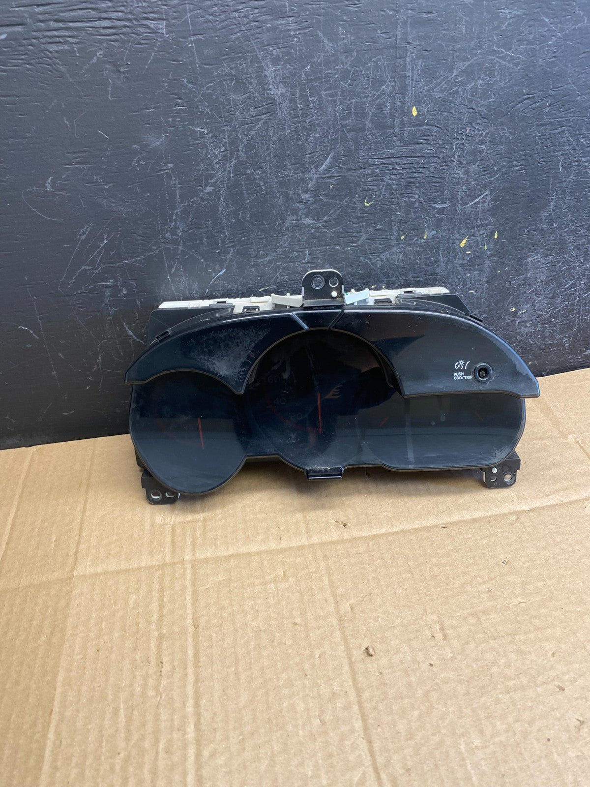 2009 2010 Toyota Matrix Speedometer Cluster Gauge AC9361 DG0