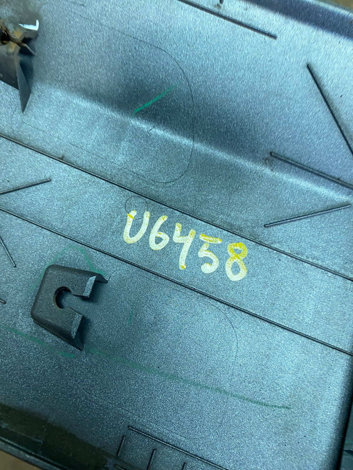 2011-2018 Dodge Grand Caravan Rear Tail Gate Trim Molding Panel OEM u6458 DG20