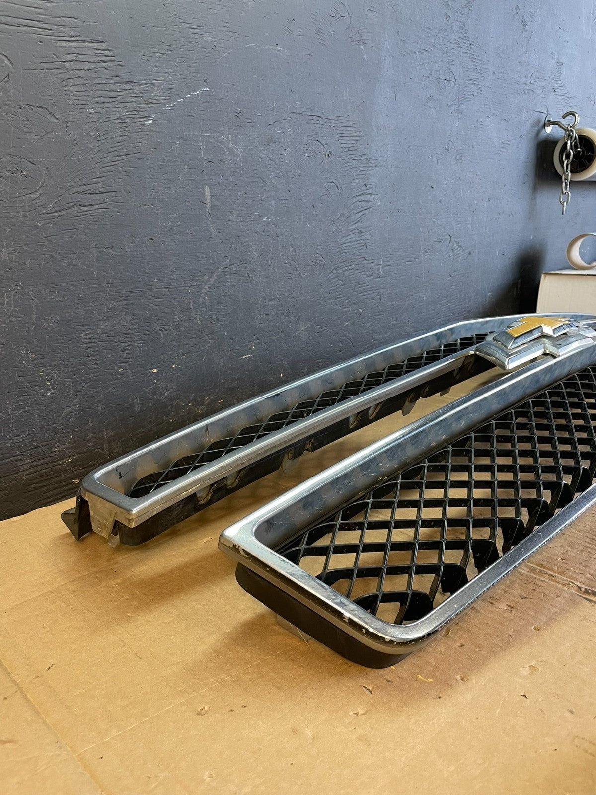 2007 to 2014 Chevrolet Tahoe Suburban Lower Upper Grill Grille Set AC5426 DG2