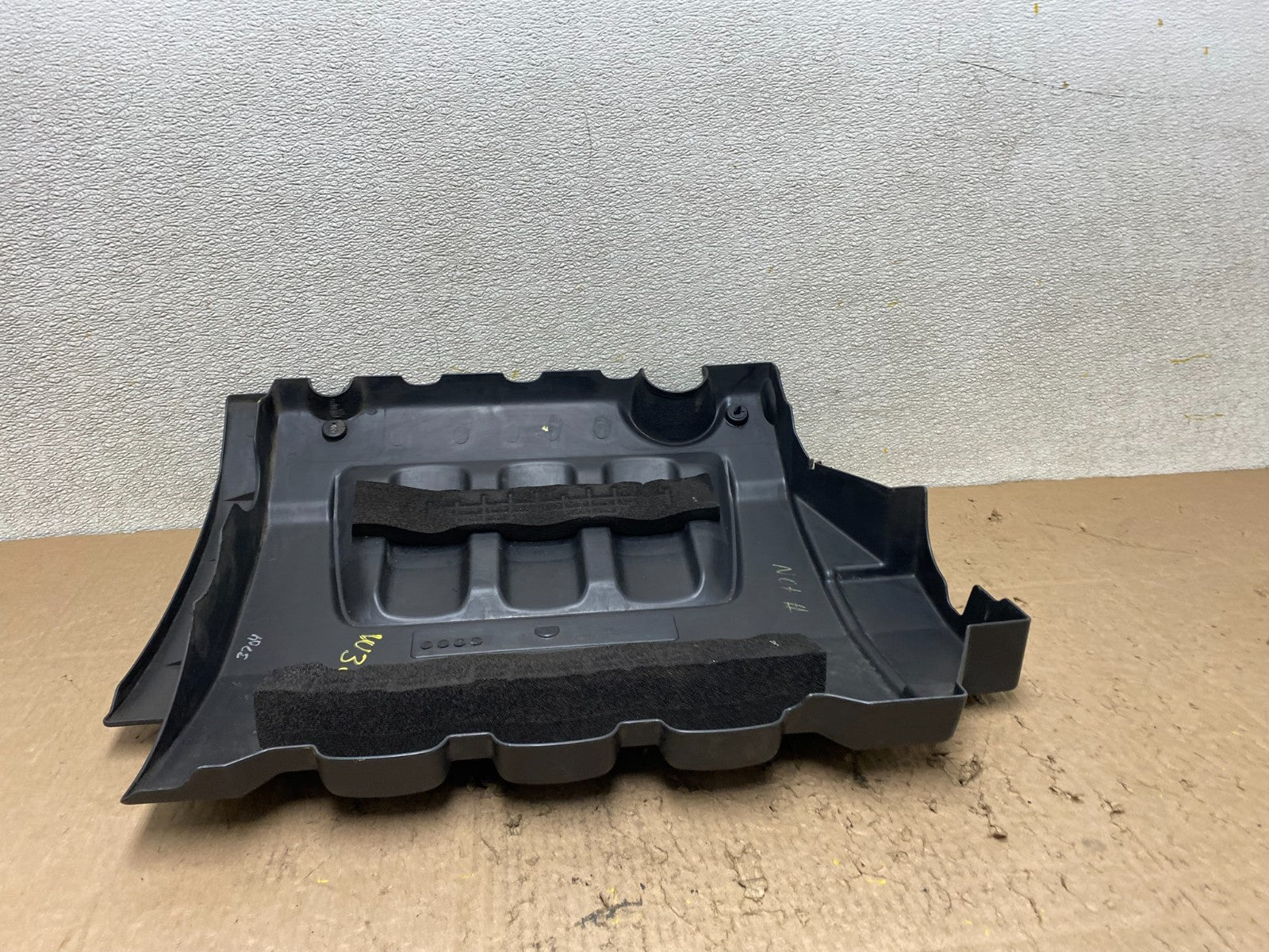 2005 to 2007 Honda Odyssey Black Engine Cover OEM U7991 DG2