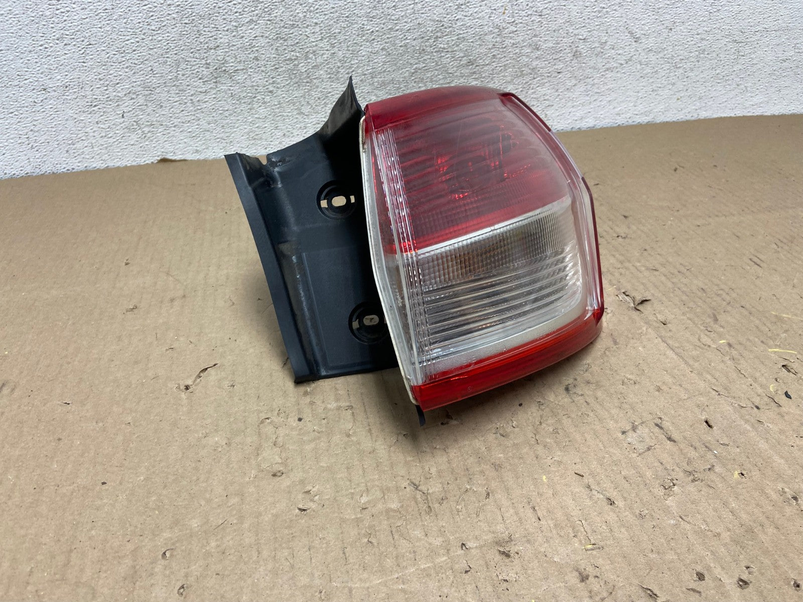 2013 to 2016 Ford Escape Right Passenger RH Side Tail Light AG8041 LK1