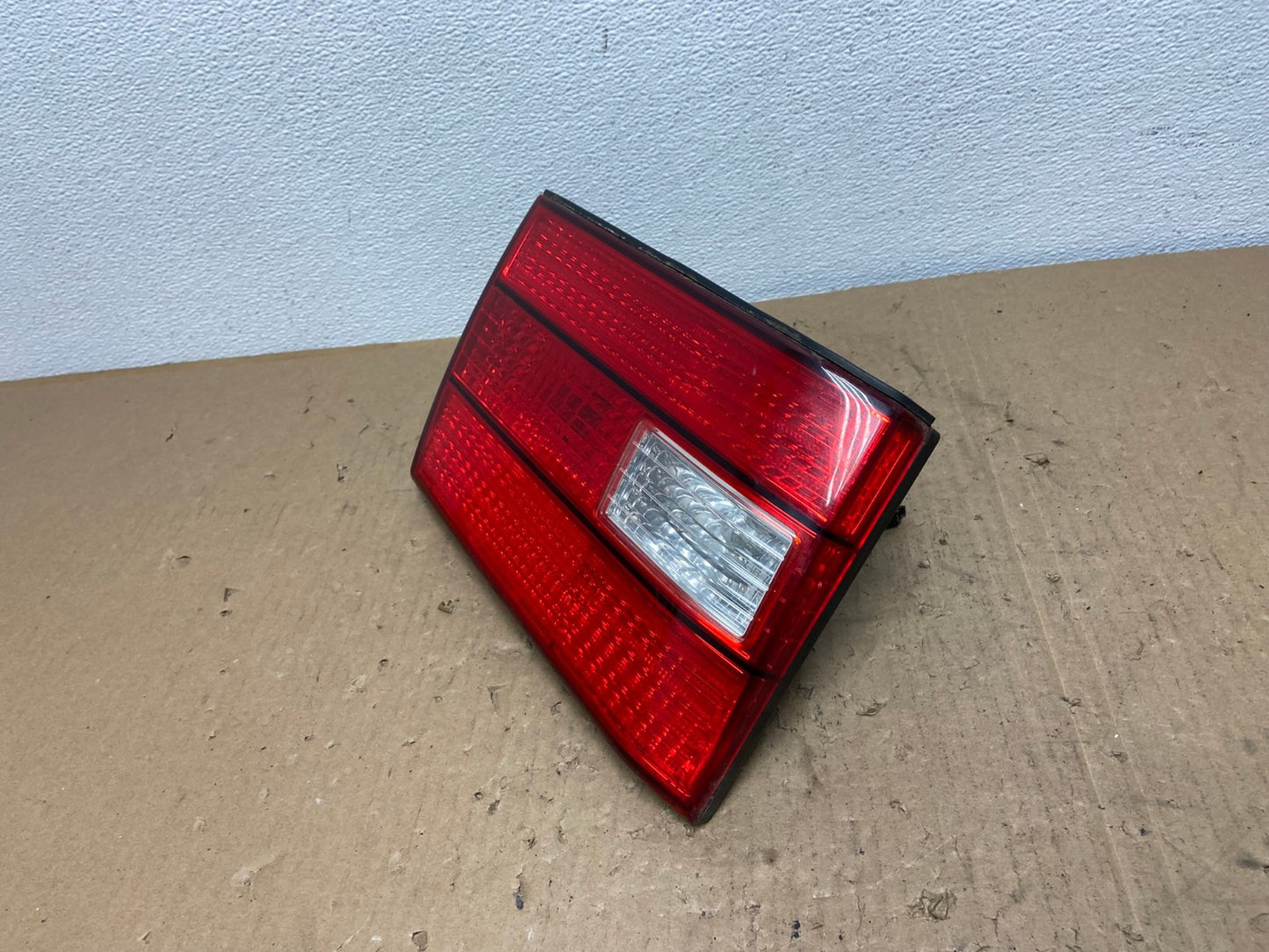 1998 1999 2000 Lexus LS400 Left Driver LH Side Inner Tail Light OEM AB6729 LK1