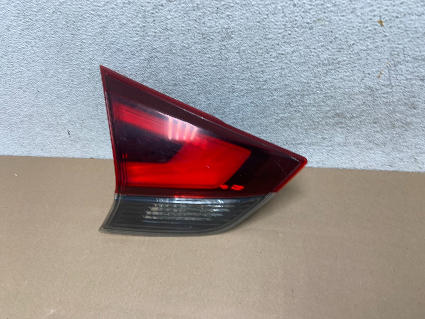 2017 - 2020 Nissan Rogue Inner Left Driver LH Side Tail Light AG5700 DW1