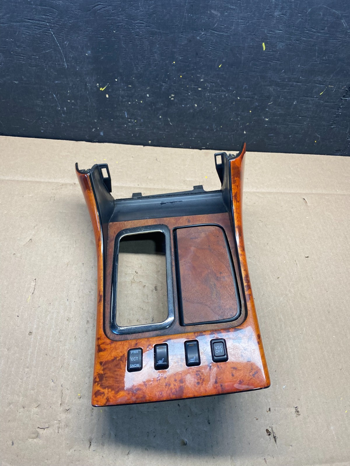 2002 2005 Lexus GS300 Center Console Shifter Bezel Cup Holder Trim OEM P3736 DG0