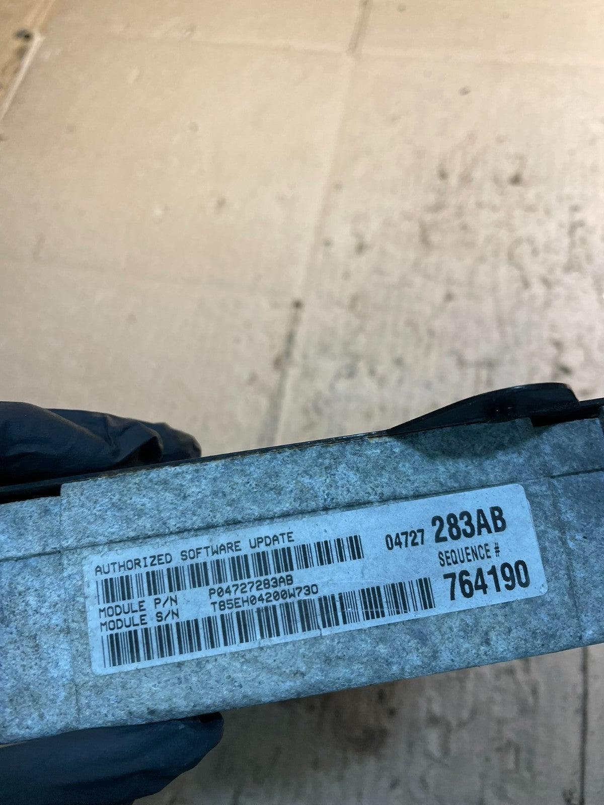 2000 Chrysler  Caravan  3.3L Engine Control Unit ECU Module W1439 DG3
