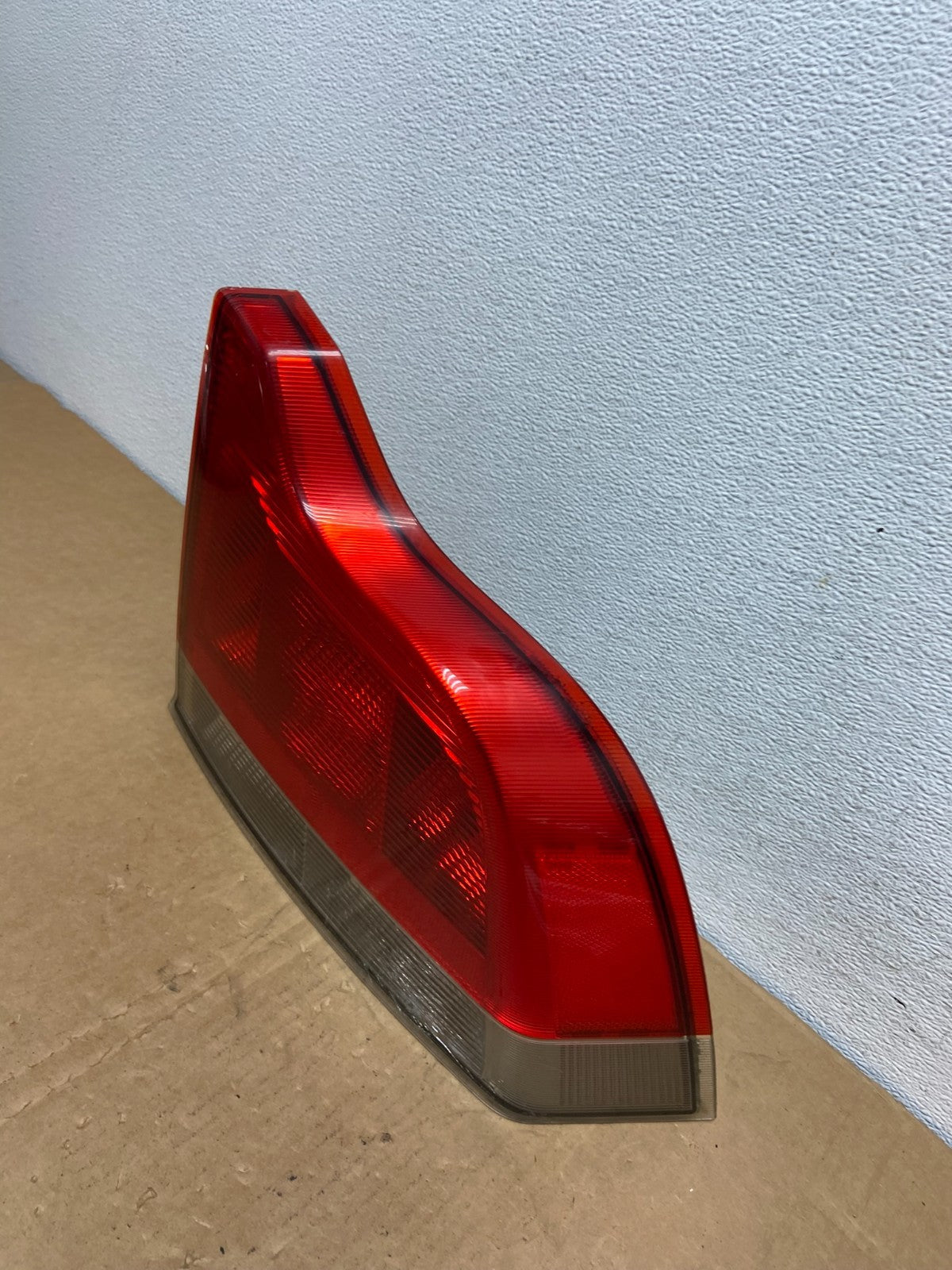 2001 to 2004 Volvo S60 Right Passenger Side Tail Light AC8515 DW1